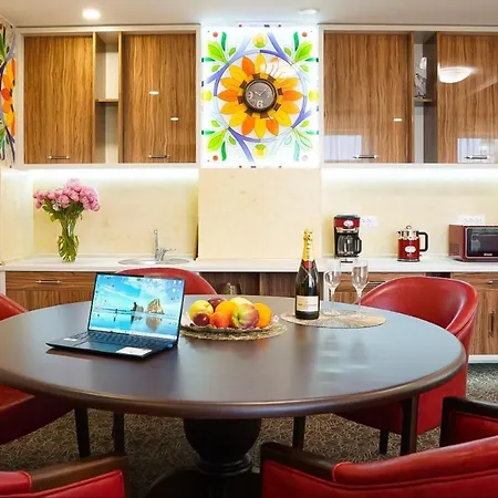 Grand Otrada & 敖德萨