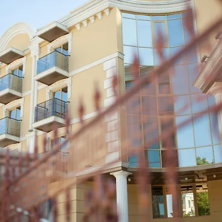 Grand Otrada & 敖德萨