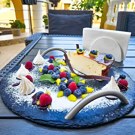 Grand Otrada & Hotel 5*